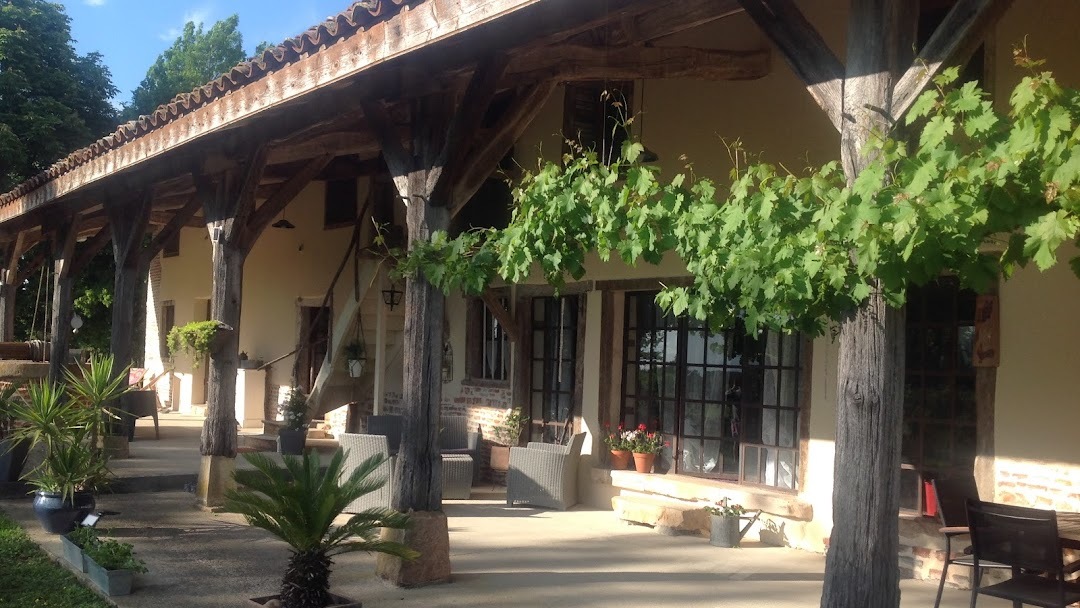 Terrasse au Domaine des Granges neuves à Confrançon